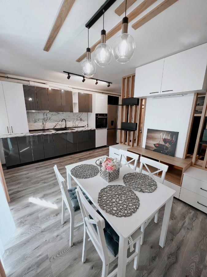 Axis Apartment